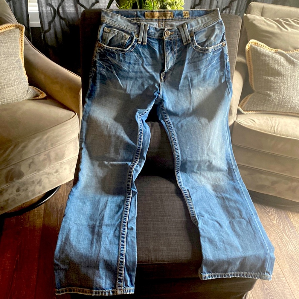 Buckle BKE mens jeans size 32